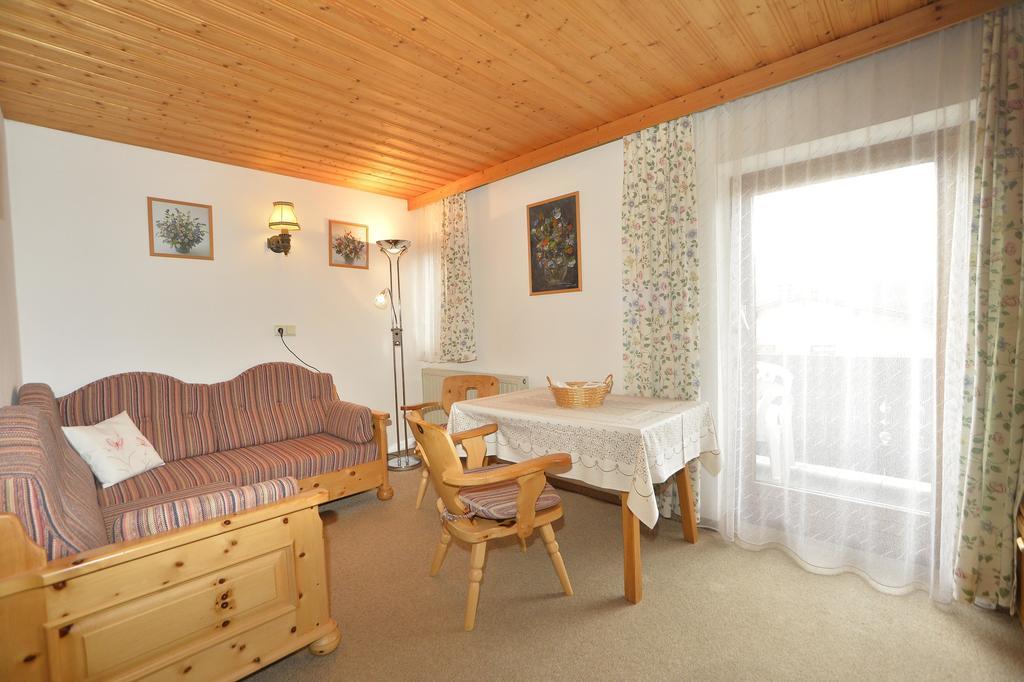 Ferienwohnung Fischerhof Leutasch Szoba fotó
